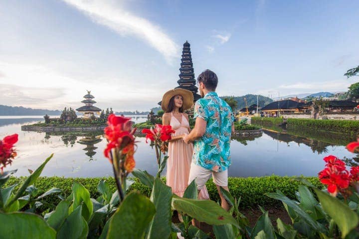 Shoulder Season (February, May, June, Oct, Dec)